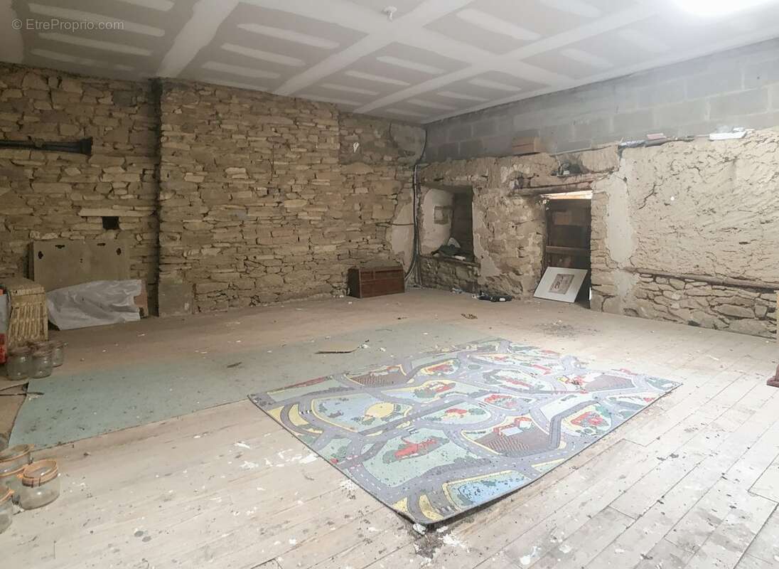 Maison à REMILLY-SUR-LOZON