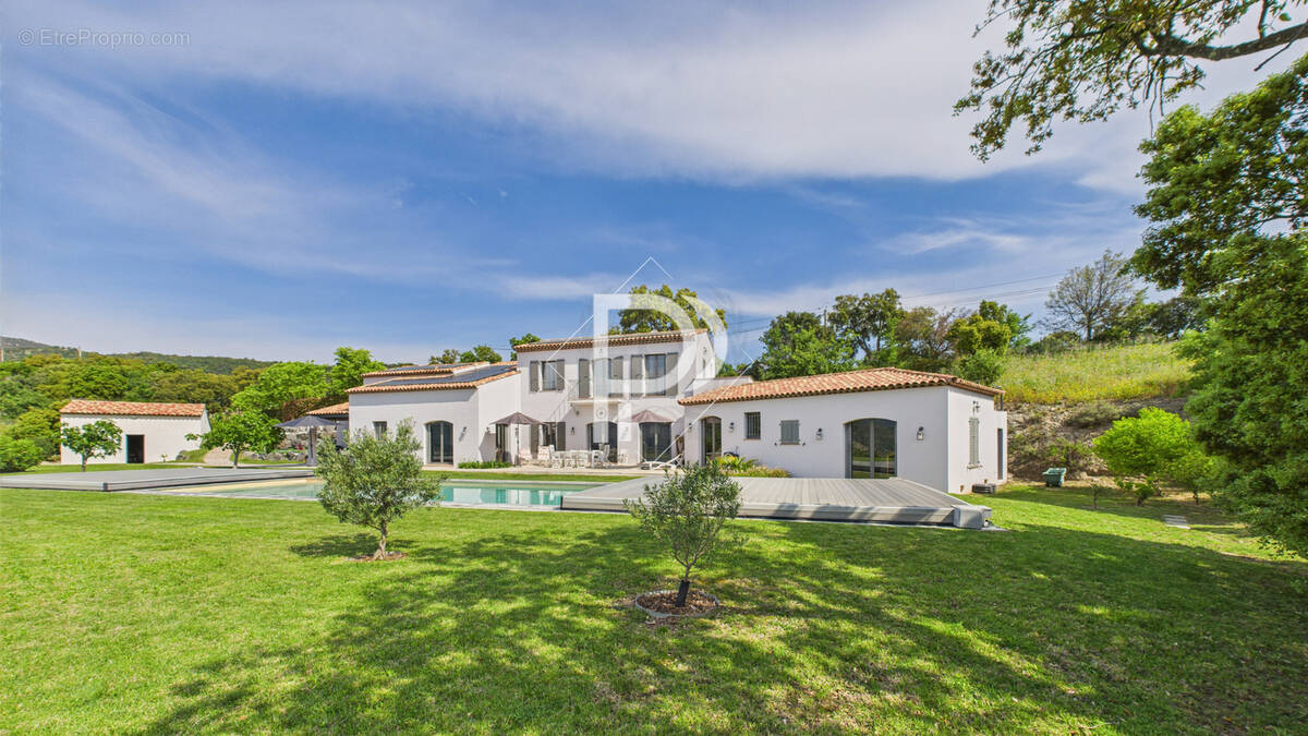 Maison à PLAN-DE-LA-TOUR