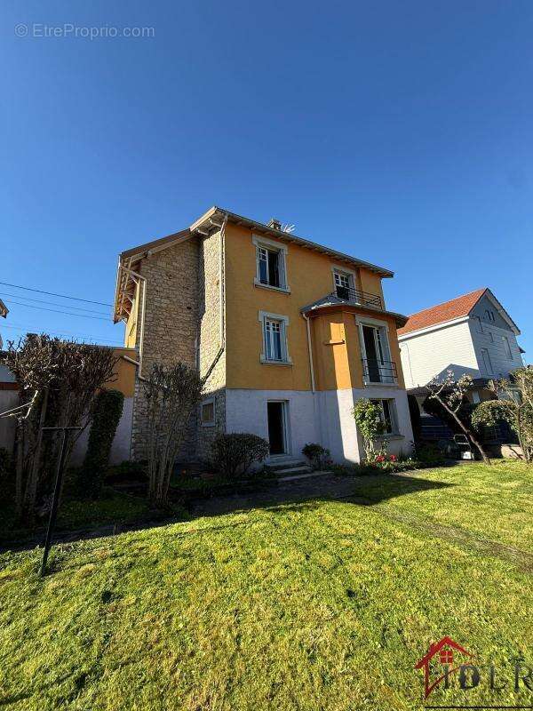 Maison 5 pièces 3 chambres   EPINAL COTEAU CHANTRAINE 120 m2 - photo 2