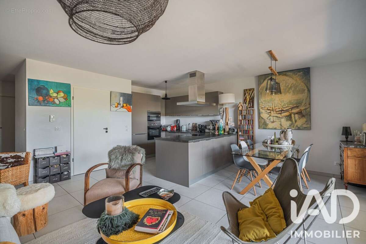 Appartement 91 m² à Corenc  - photo 6