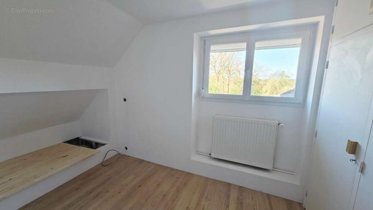 Maison à MAILLY-MAILLET