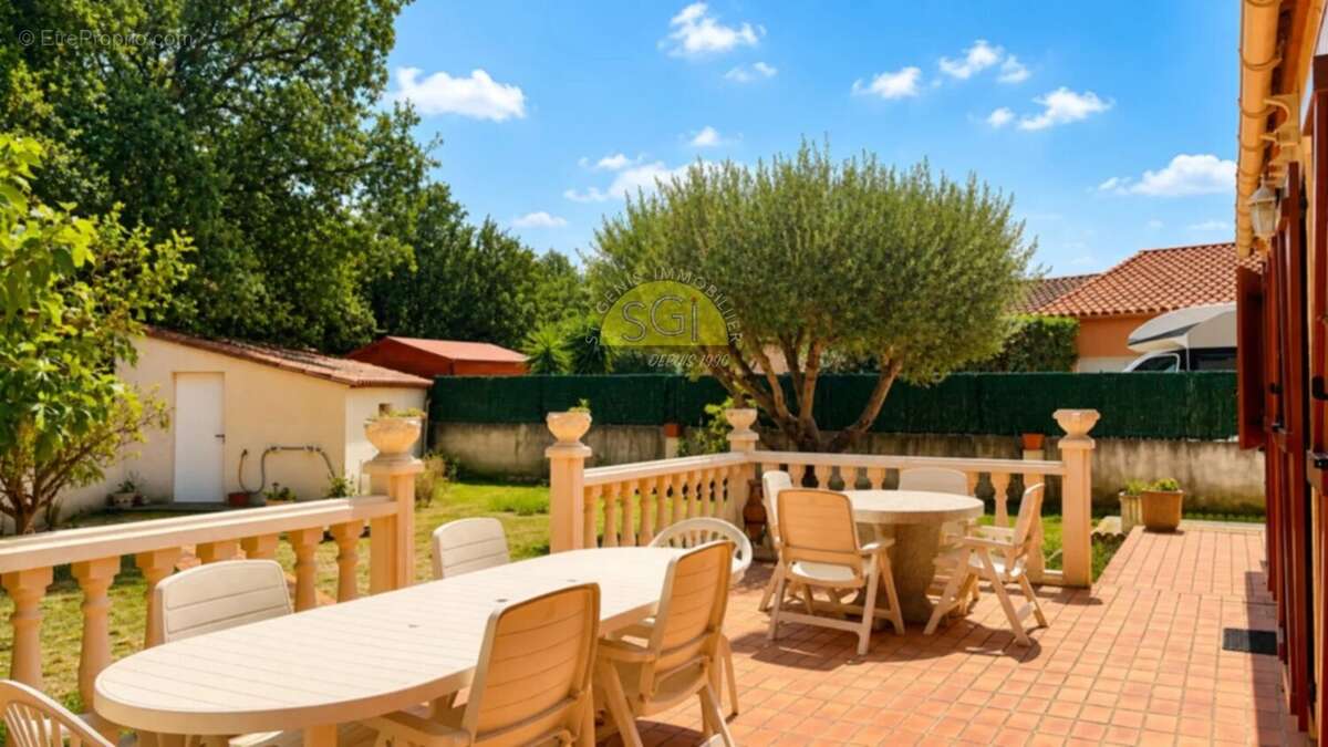 Villa 4 faces de Plain-Pied sur 621 m2 de terrain - photo 7