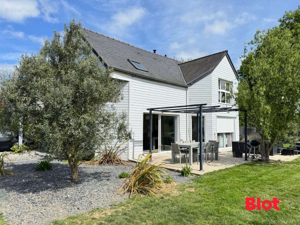 Maison à MAURE-DE-BRETAGNE