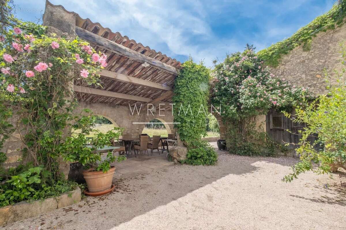 Maison à TOURRETTES