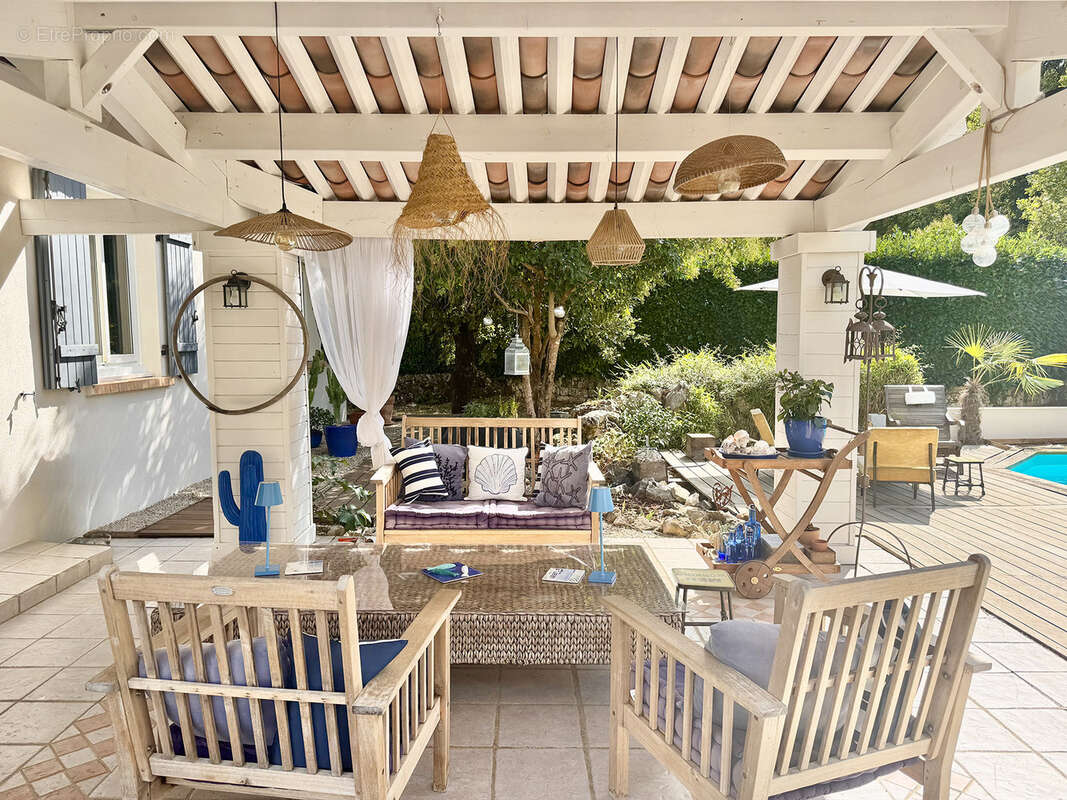 Maison à SAINT-CEZAIRE-SUR-SIAGNE