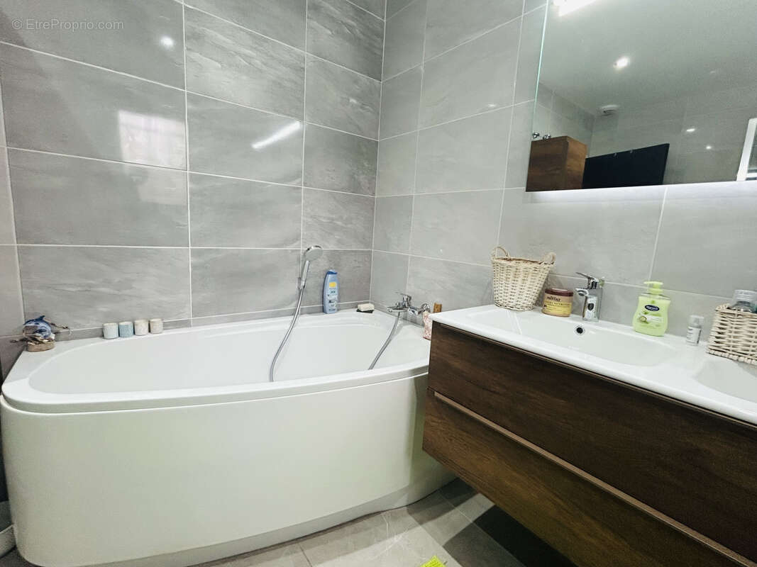 Maison à MORIERES-LES-AVIGNON