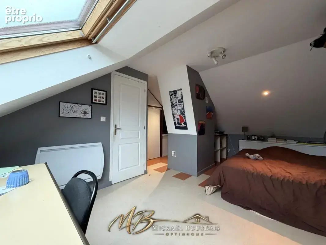 Maison familiale de 125 m² avec 5 chambres, grand sous-sol et deux terrasses – Brette-les-Pins - photo 11