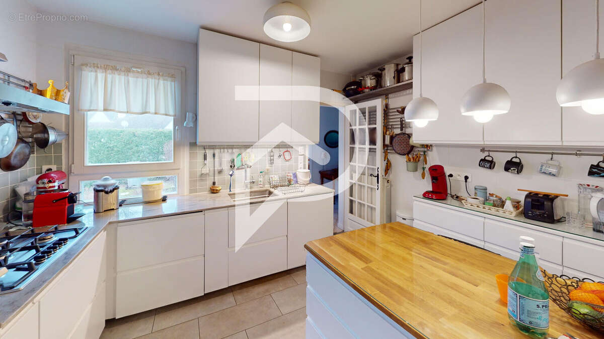 Maison à VERNEUIL-SUR-SEINE