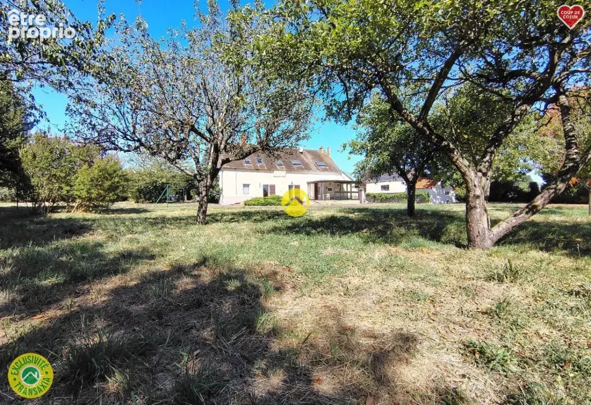 Maison 200 m² à Sancoins  - photo 2