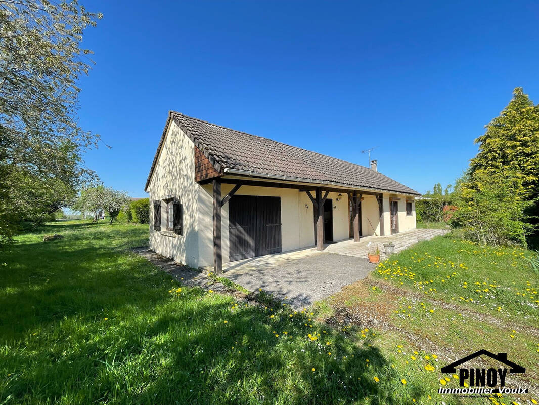 Maison de plain pied sur 1.961m2 de jardin - photo 1