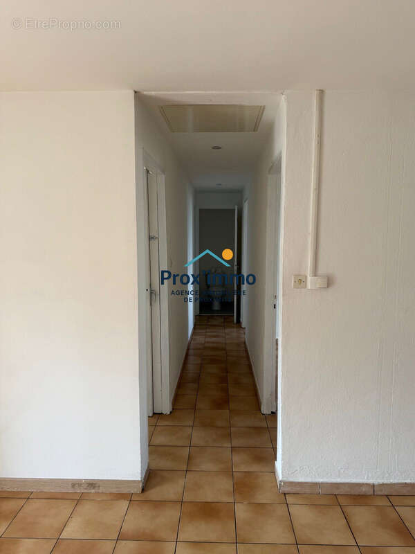 Maison 64 m² à Le Tampon  - photo 6