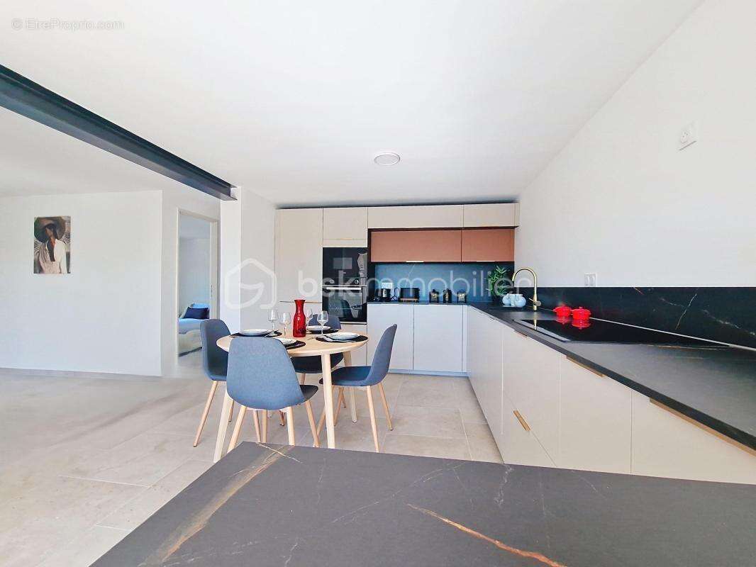 Appartement à LA FARE-LES-OLIVIERS