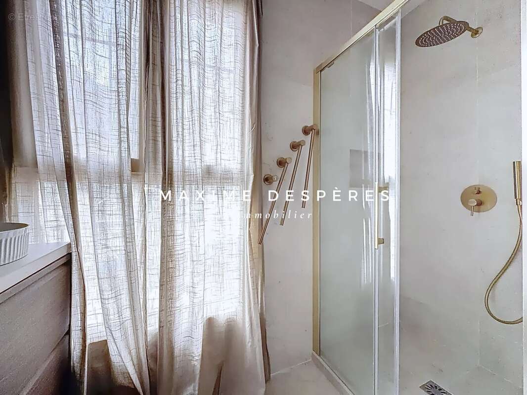 Appartement à LEVALLOIS-PERRET