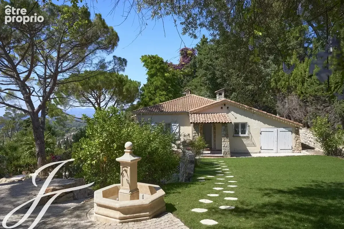 Mougins - Villa rénovée avec vue dégagée et aperçu mer - photo 15