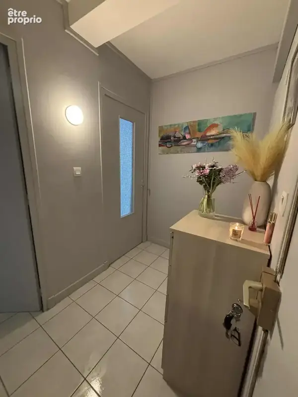 Appartement T3 de 60 m2 avec balcon filant, cave et place de parking. - photo 2