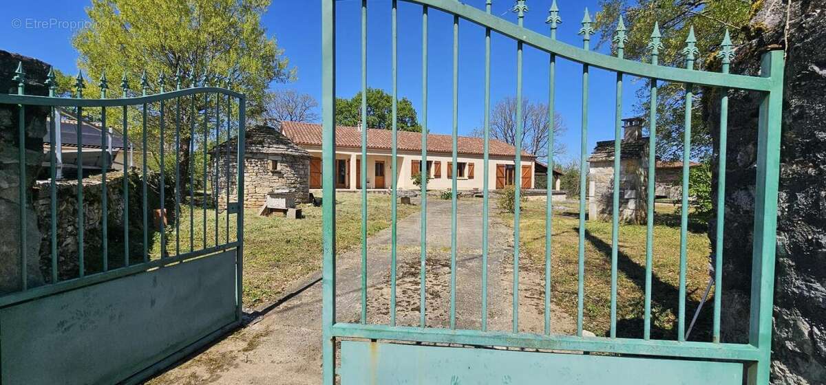 Maison à PUYJOURDES