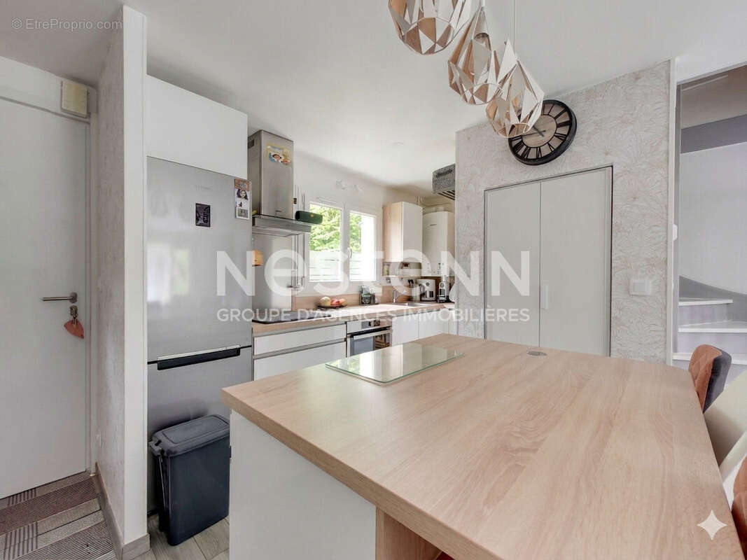 Vente Quartier des Berchères Maison Pontault Combault 5 pièces - 3 chambres - Jardin - photo 3