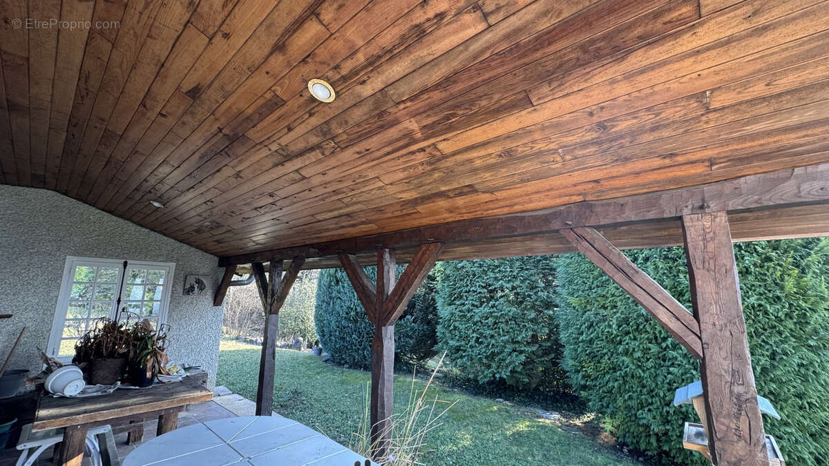 Maison à PUGNY-CHATENOD