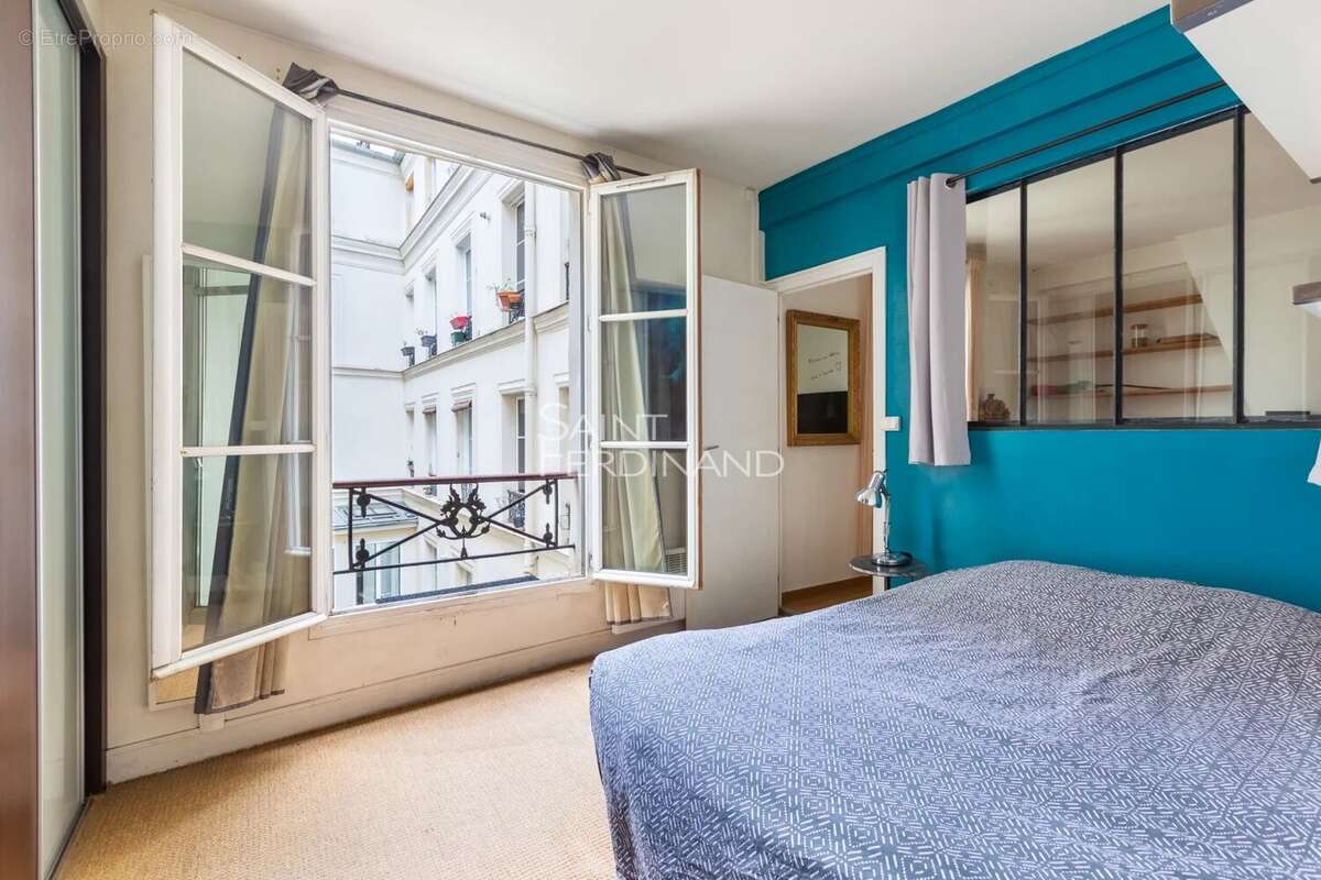 Appartement à PARIS-10E