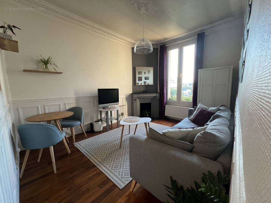 Appartement à LA GARENNE-COLOMBES