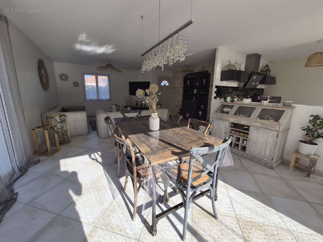 Maison de plain-pied   4 chambres   Sainte-Gemme-la-Plaine (85400) - photo 5