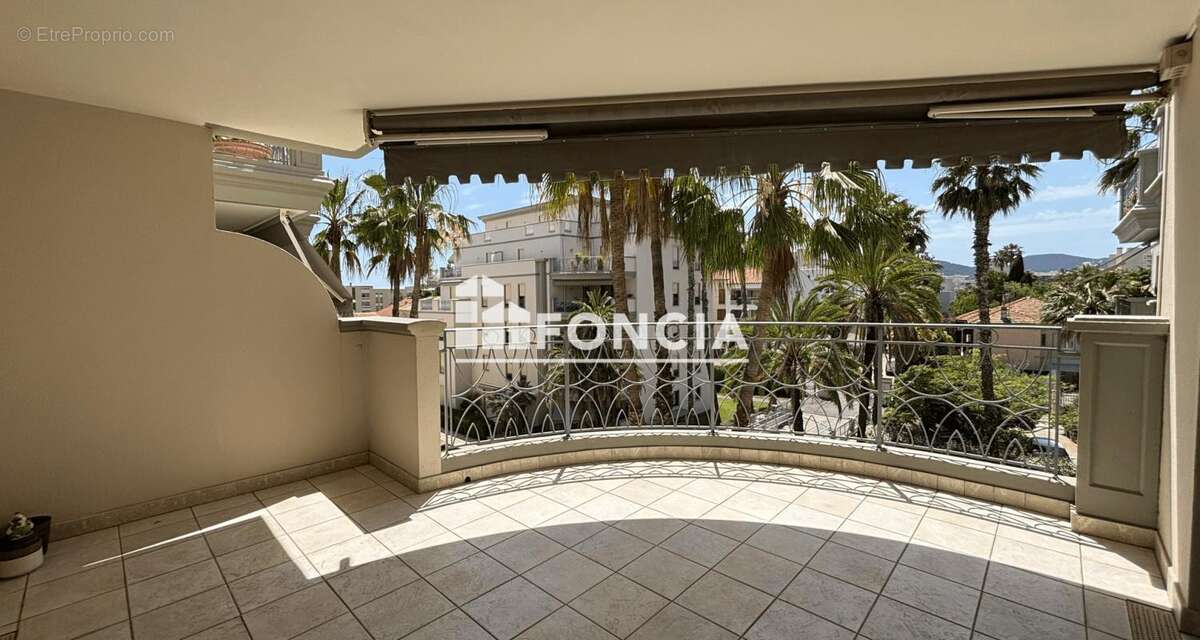 Appartement à HYERES