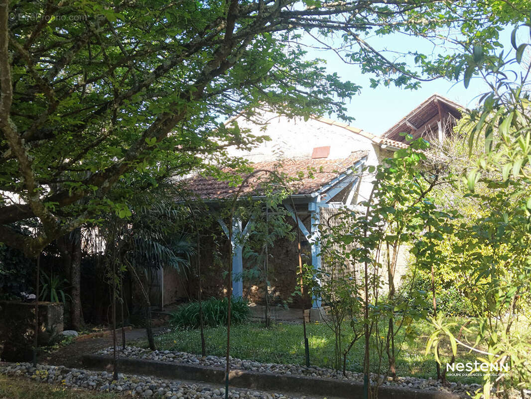 Maison à VALENCE-SUR-BAISE