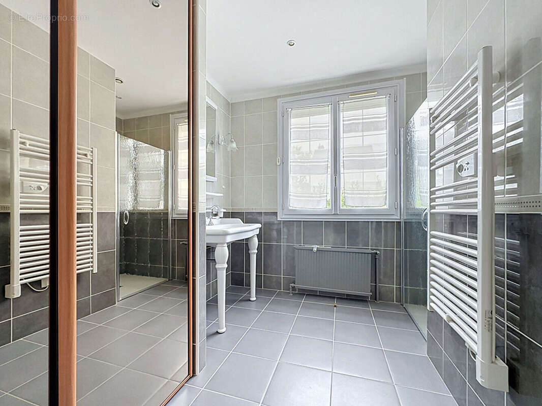 Maison Montlouis Sur Loire 6 pièce(s) 122 m2 - photo 8