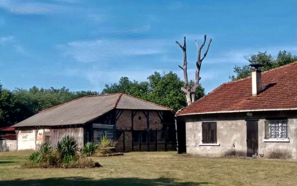 Maison à ESCOURCE