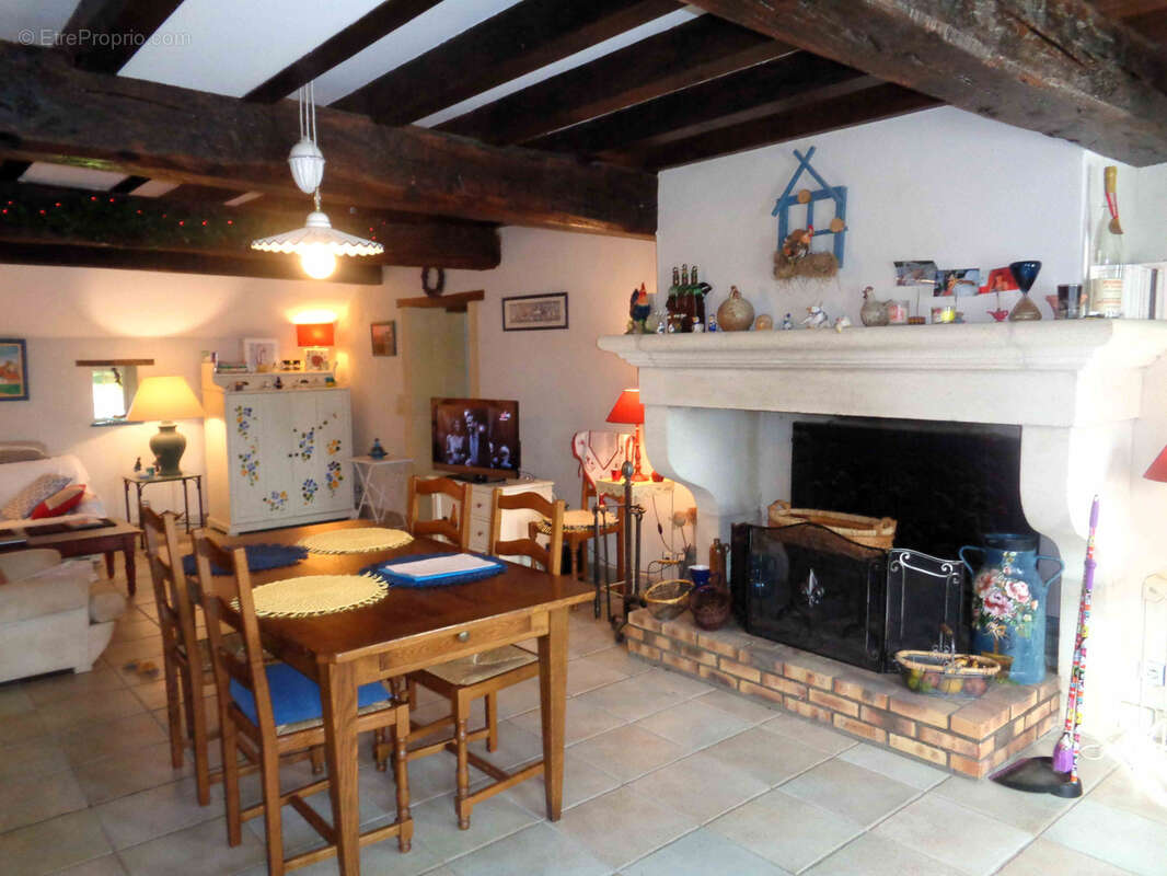 Maison à L'HOPITAL-LE-MERCIER
