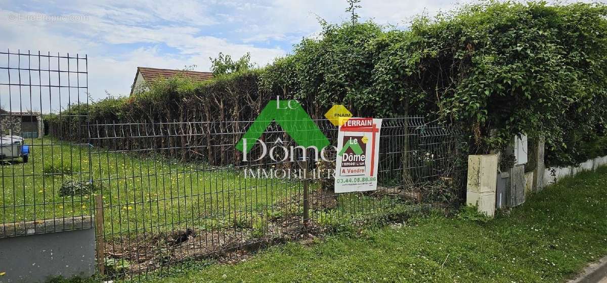 Terrain à SAINT-CREPIN-IBOUVILLERS