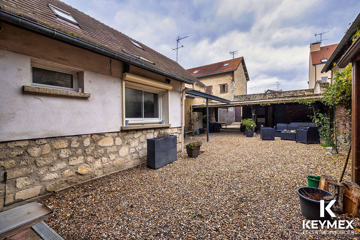 Maison à LE MESNIL-EN-THELLE