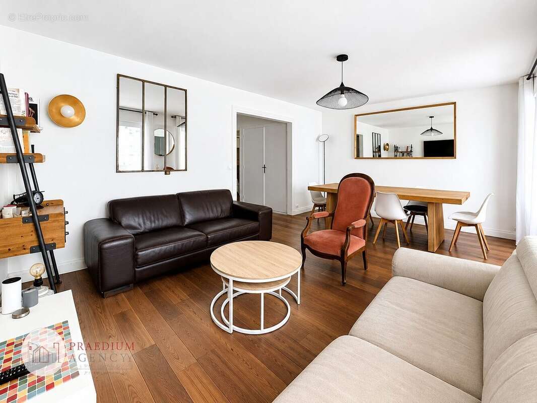 Appartement à COURBEVOIE