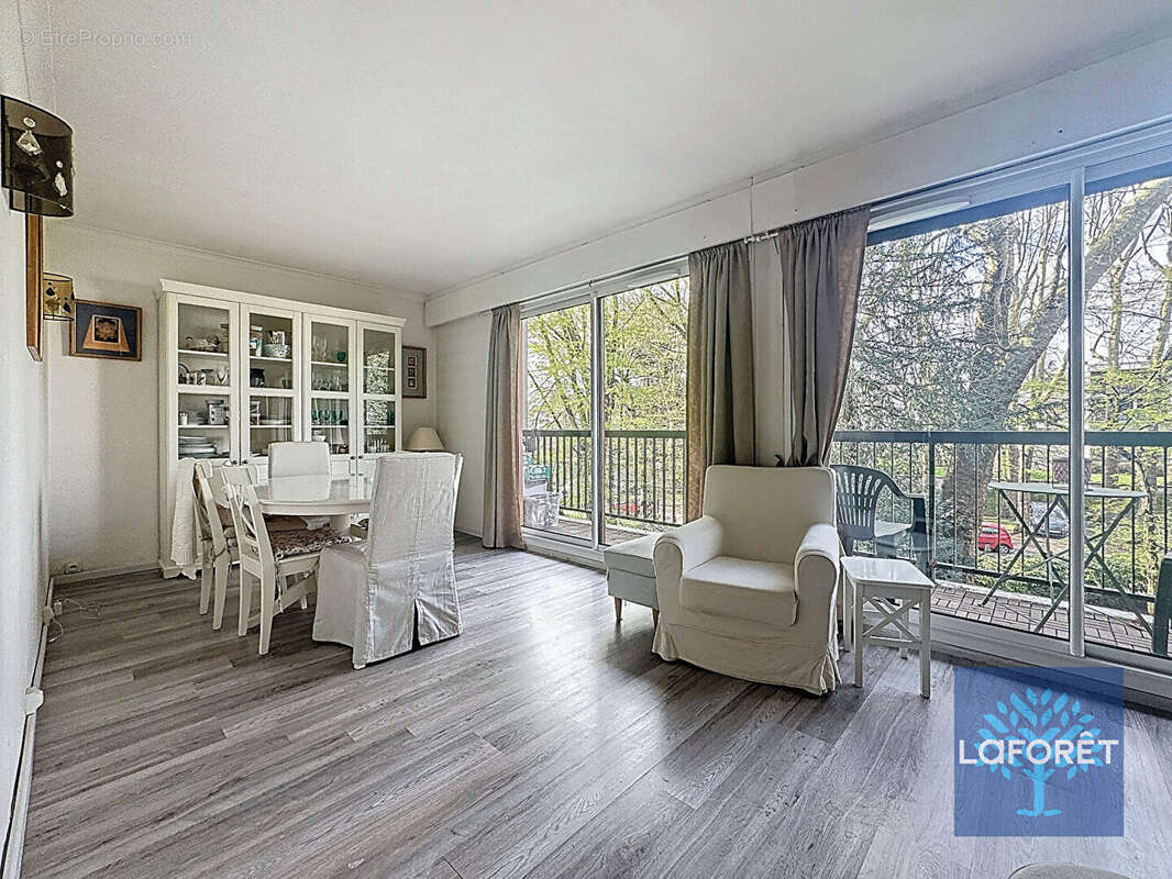 Appartement à CHILLY-MAZARIN
