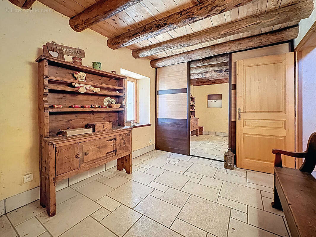 Maison La Roche Sur Foron 6 pièce(s) 172m2 - photo 5