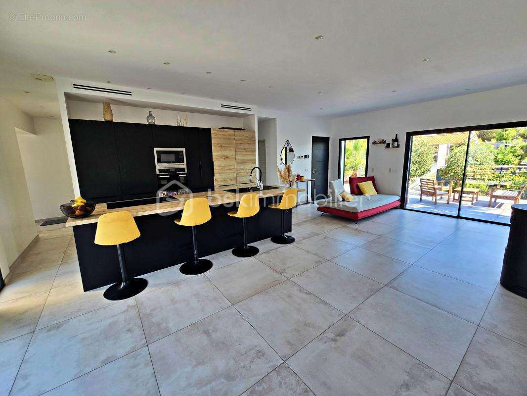 Maison t4 96 m² – terrain 535 m² – entièrement reconstruite en 2020 – piscine – garage - photo 4