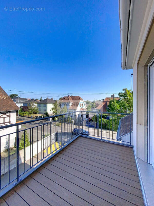 Immeuble de rapport rénové en 2026 avec 5 logements, parkings et extérieurs privatifs - photo 3