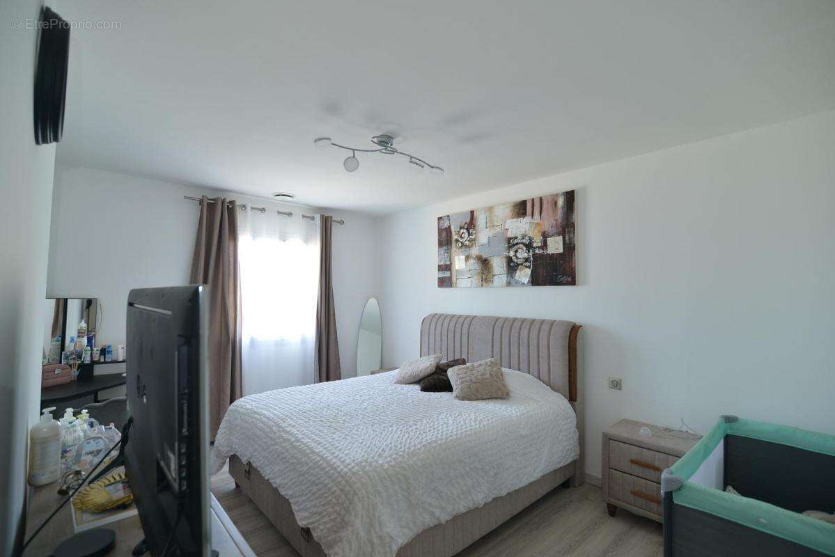 Maison à SAINT-VICTOR-LA-COSTE