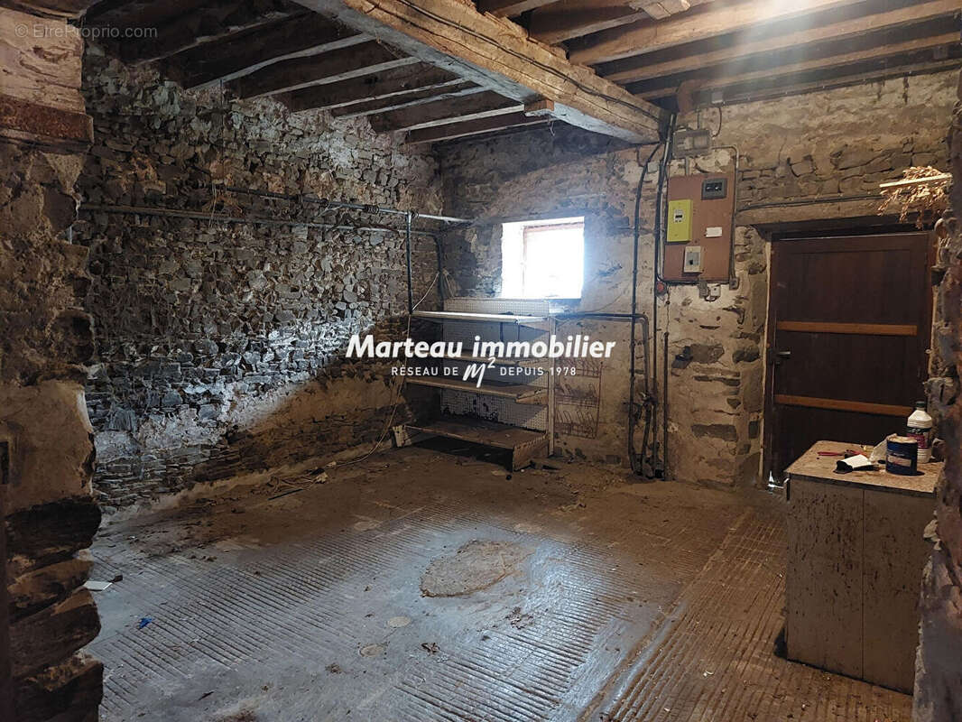 Maison à SAINT-GEORGES-LE-GAULTIER