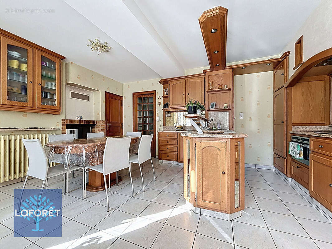 Maison à LA BAZOUGE-DU-DESERT