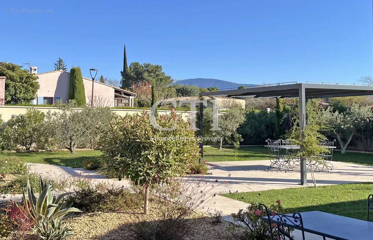 Maison à VAISON-LA-ROMAINE