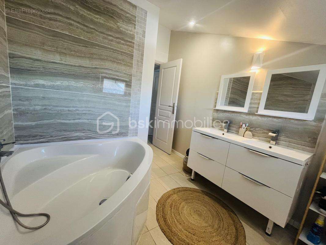 Maison à CLICHY-SOUS-BOIS