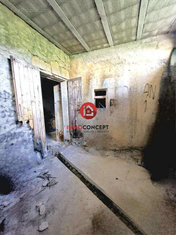 Appartement à BAGNOLS-SUR-CEZE