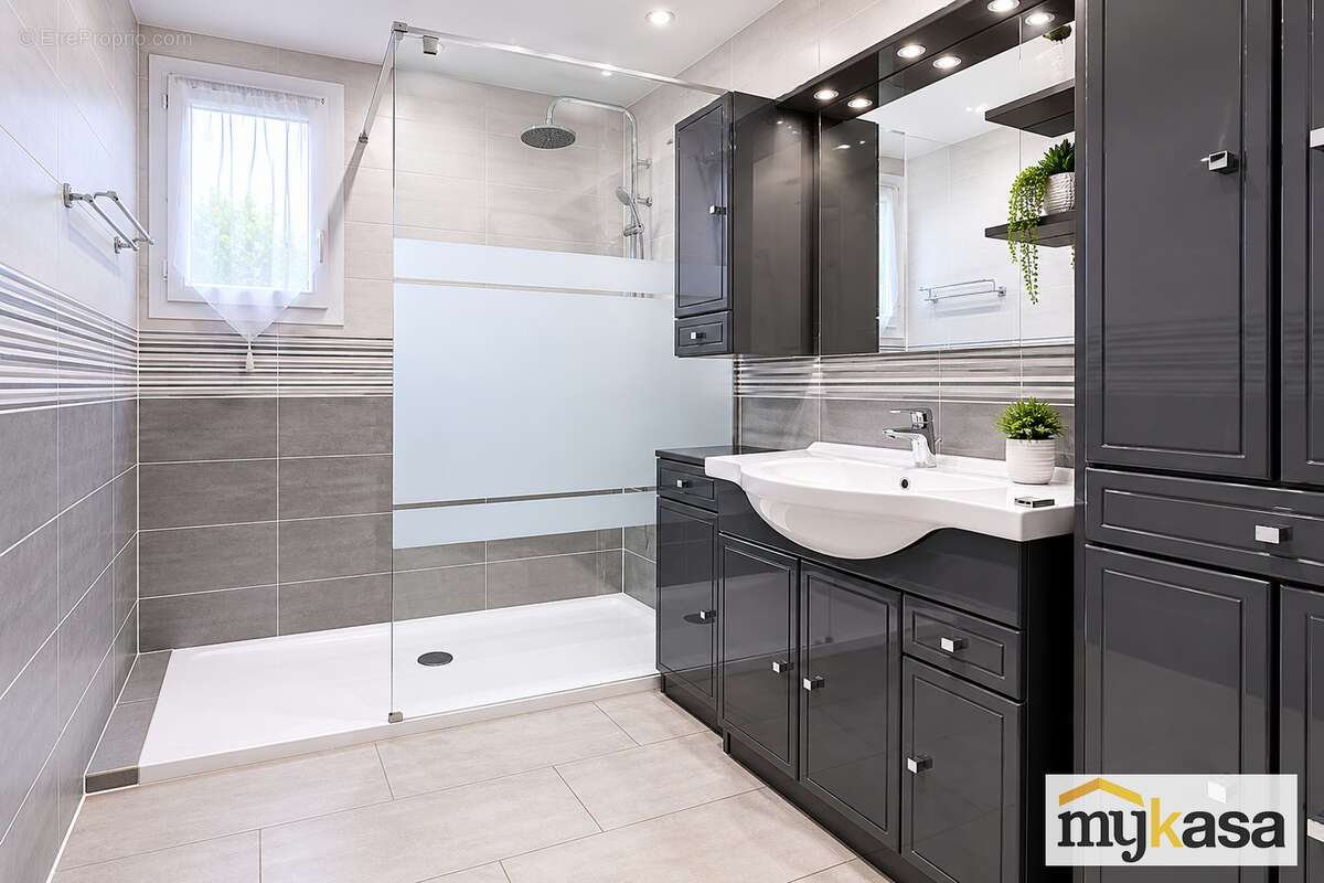 Maison familiale T5 de 136 m² avec garage et terrain de 525 m² - photo 10