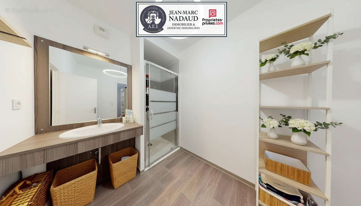 Appartement à PUGET-SUR-ARGENS