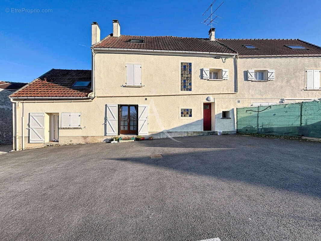 Appartement à NANTEUIL-LES-MEAUX