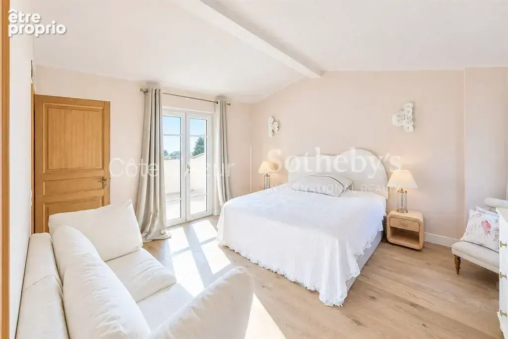 Plascassier, villa rénovée avec piscine et vaste terrain à proximité de Valbonne - photo 15