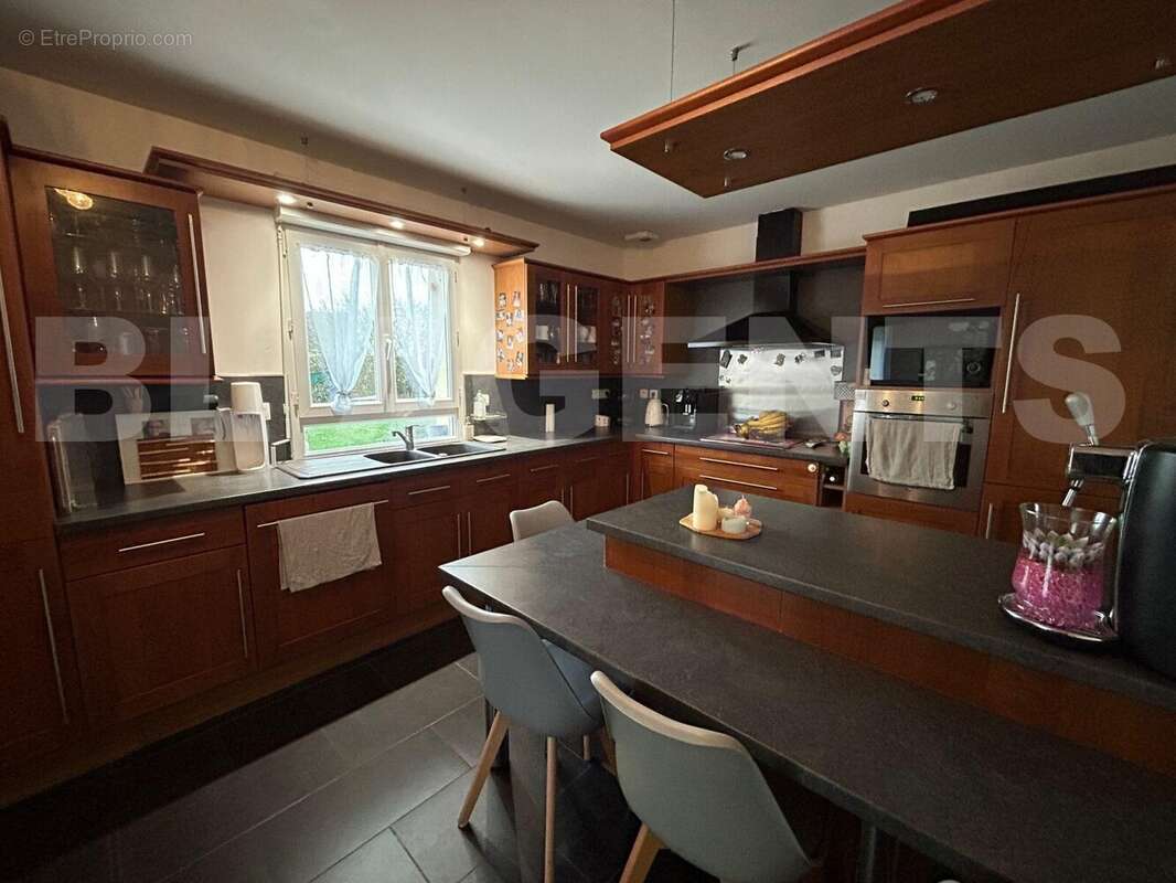 IMG-20251218-WA0044 - Maison à ARMENTIERES-EN-BRIE