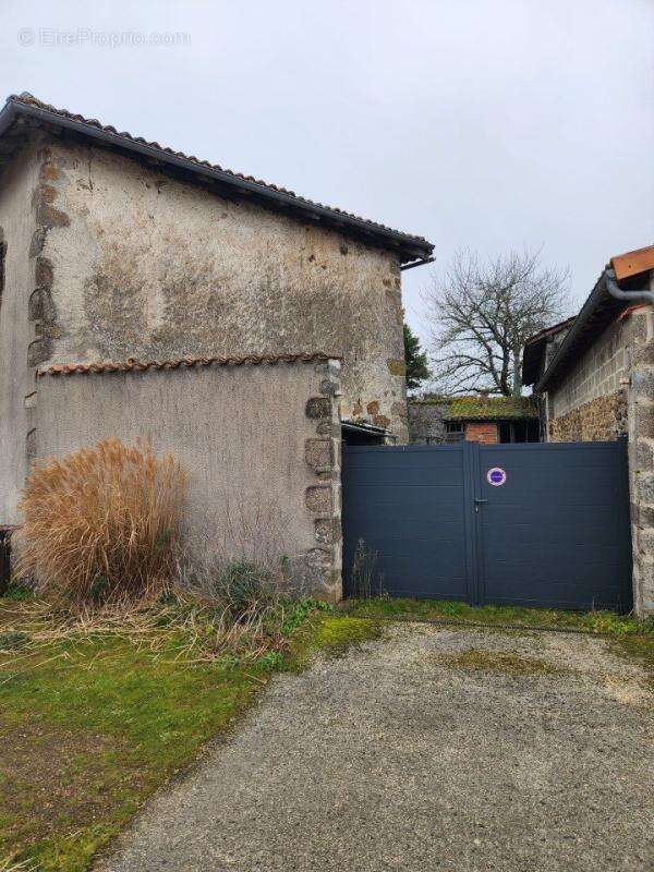 Maison à BRILLAC