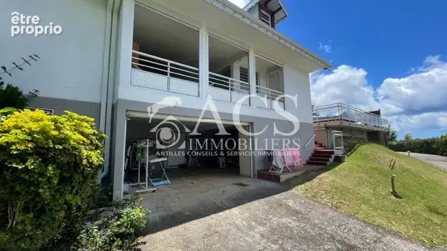 Villa de type F5 et pette dépendance avec vue mer sur les hauteurs de CASE-PILOTE - photo 9